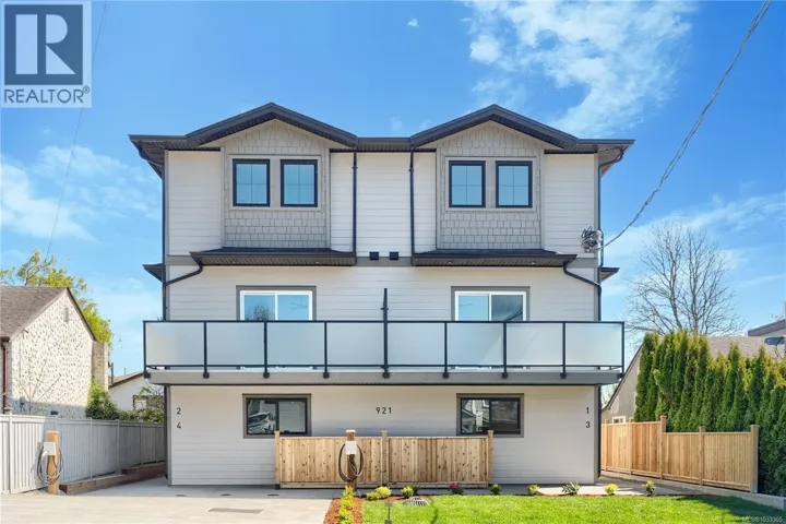 1 921 Dale St, Saanich, British Columbia V8X2V9