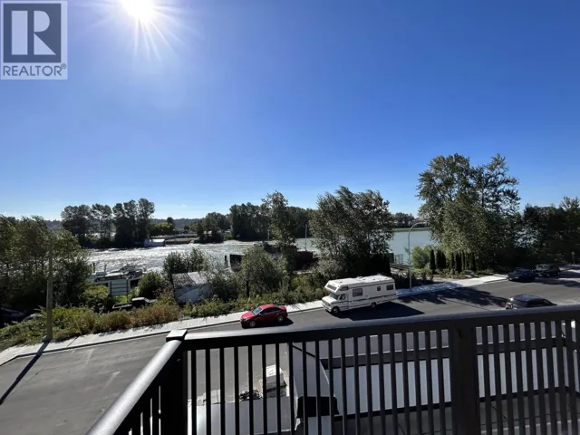 6 629 SOUTH DYKE ROAD, New Westminster, British Columbia V3M0N3