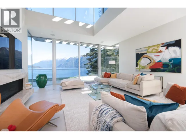 6911 ISLEVIEW ROAD, West Vancouver, British Columbia V7W2L1