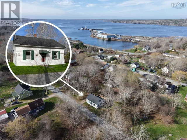 105 Harriet, Shelburne, Nova Scotia B0T1W0