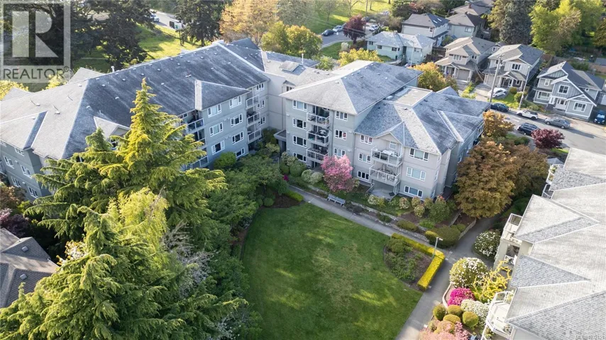 103 951 Topaz Ave, Victoria, British Columbia V8T2M2