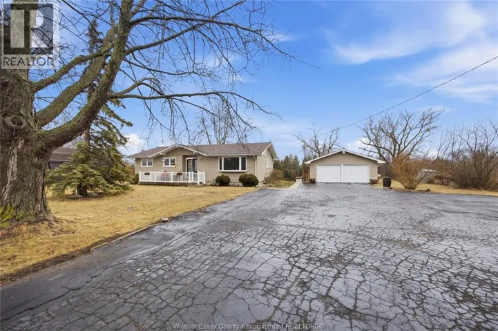 575 MIDDLE Sideroad, Amherstburg, Ontario N9V3R3
