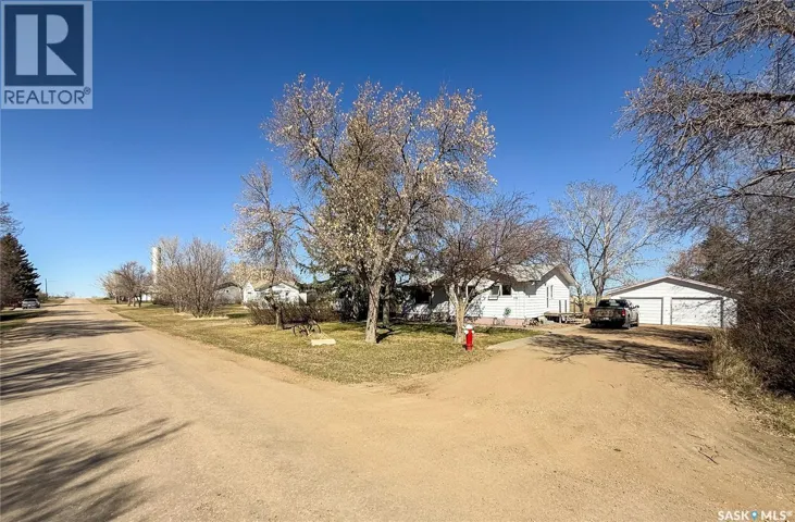 208 1st STREET E, Climax, Saskatchewan S0N0N0