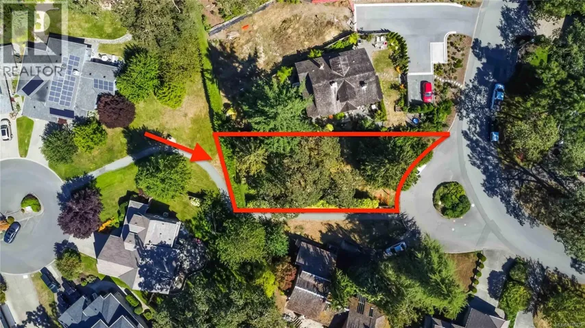 933 Woodhall Dr, Saanich, British Columbia V8X3L7