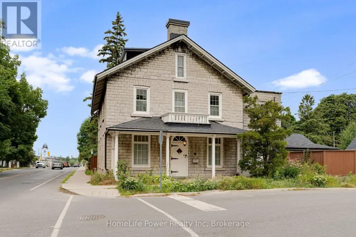 2 ALWINGTON AVENUE, Kingston (Central City East), Ontario K7L4R3