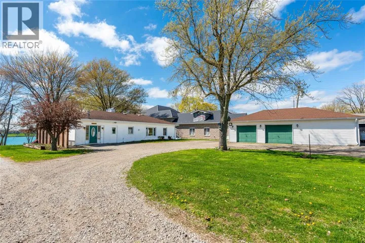 885 ST CLAIR PARKWAY, Moore Township, Ontario N0N1M0