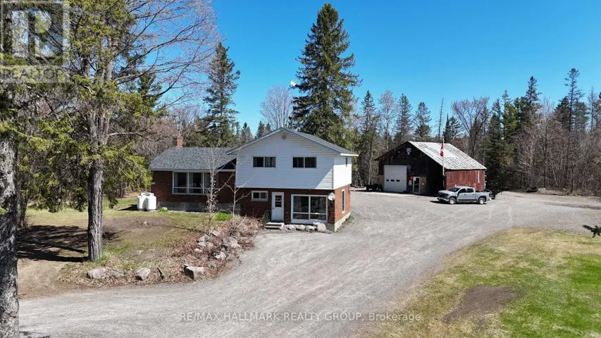 4318 STONECREST ROAD, Ottawa, Ontario K0A3M0