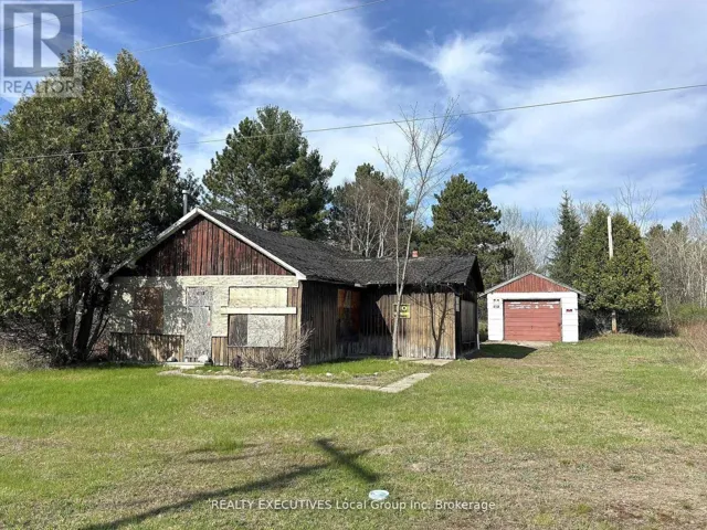 18 PINEWOOD PARK DRIVE, North Bay (Ferris), Ontario P1B8Z4
