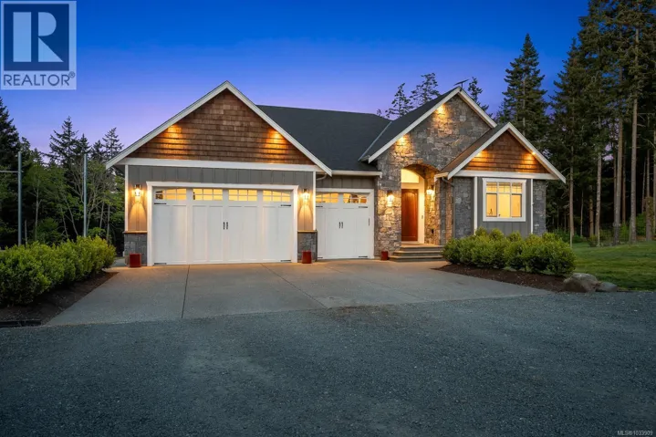 2294/2290 Waveland Rd, Courtenay, British Columbia V9J1X8