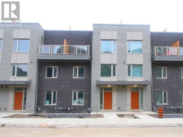 10 - 12 APPLEWOOD LANE, Toronto (Etobicoke West Mall), Ontario M9C0C1