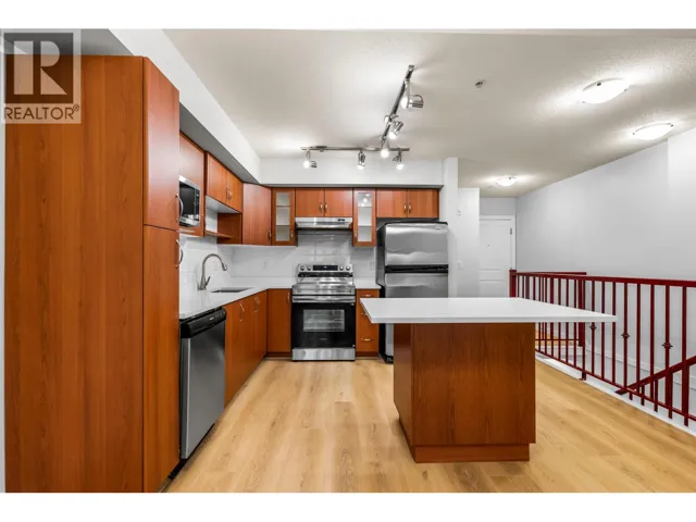 104 160 SHORELINE CIRCLE, Port Moody, British Columbia V3H0B2