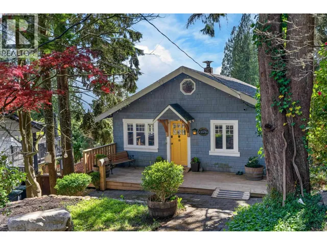 1371 BORTHWICK ROAD, North Vancouver, British Columbia V7K1X9