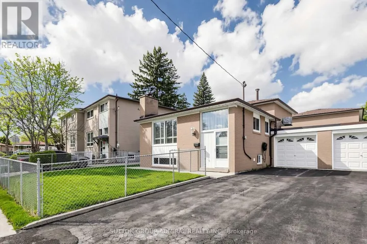 26 DONNALYN DRIVE, Toronto (Newtonbrook West), Ontario M2R2R8