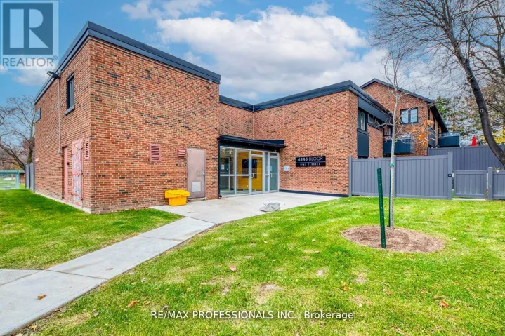 51 - 4345 BLOOR STREET W, Toronto (Markland Wood), Ontario M9C2A4