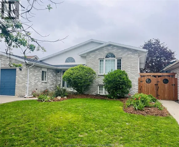 1553 BLAIRWOOD CRESCENT, Windsor, Ontario N8W5M6