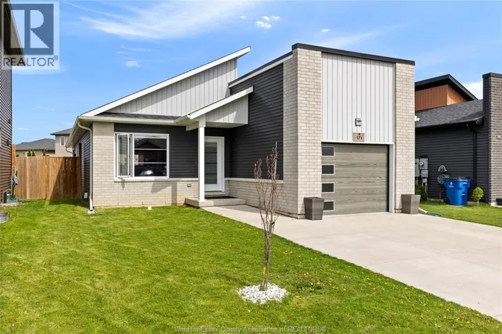 171 MOONSTONE, Chatham, Ontario N7M0S1