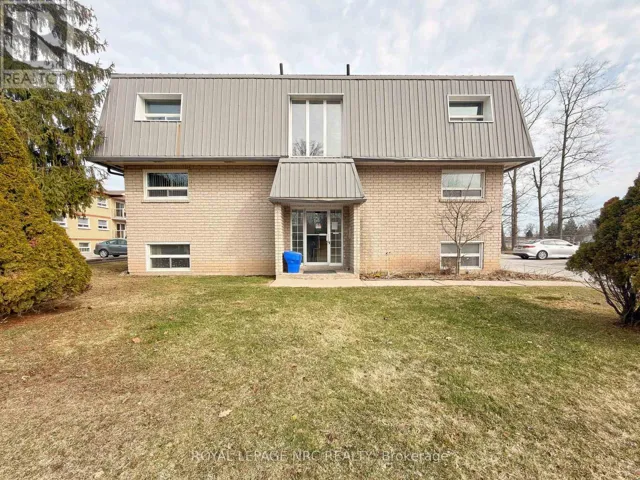 4 - 90 WOODLAWN ROAD, Welland (N. Welland), Ontario L3C3J5