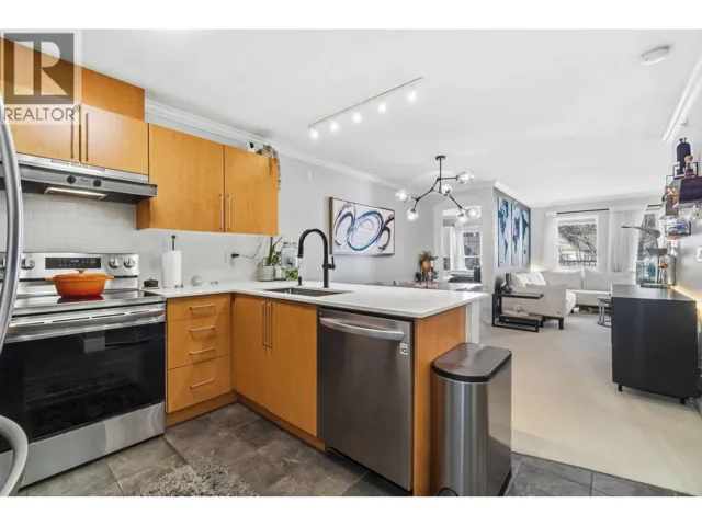 406 1150 E 29TH STREET, North Vancouver, British Columbia V7K3E2