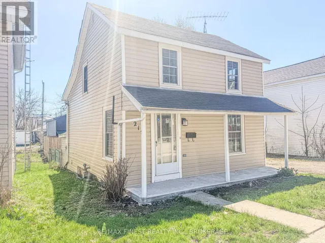 215 BROCK STREET, Gananoque, Ontario K7G1G5