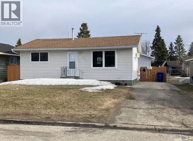 302 7th AVENUE W, Nipawin, Saskatchewan S0E1E0