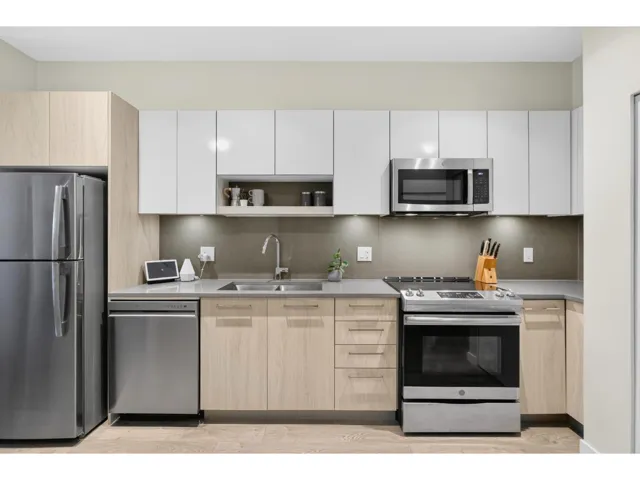 211 13768 108 AVENUE, Surrey, British Columbia V3T0L9