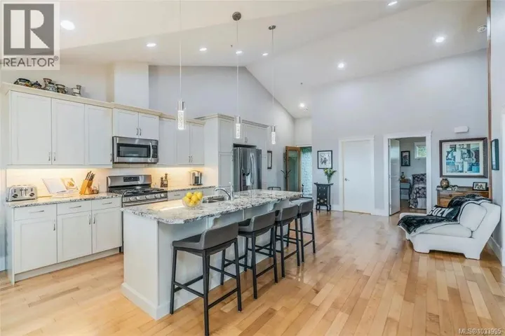 202 679 Terminal Ave, Nanaimo, British Columbia V9S4K1