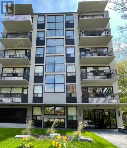 105 RAGLAN AVENUE, Toronto (Humewood-Cedarvale), Ontario M6C2K7