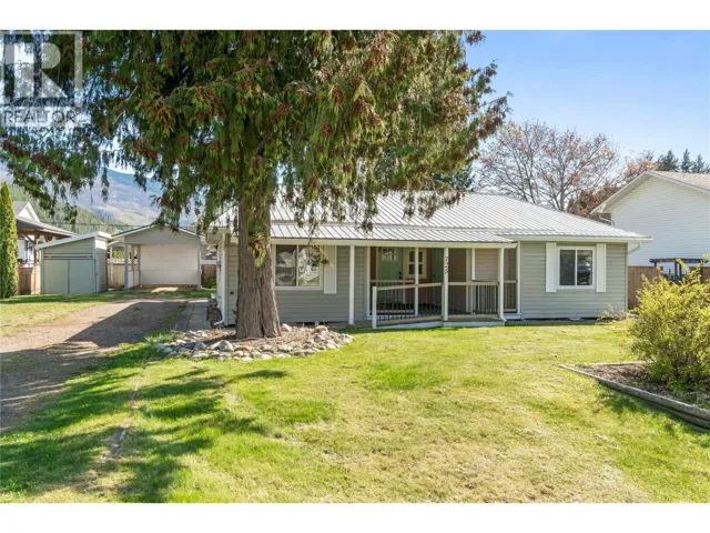 725 Conn Street, Sicamous, British Columbia V0E2V0