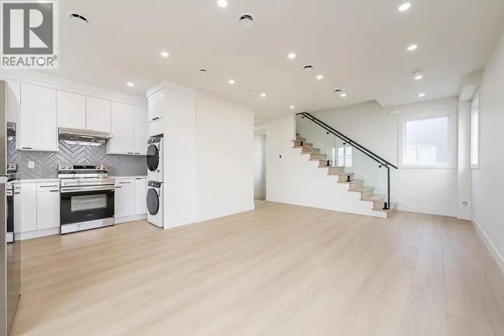 4 6554 CHARLES STREET, Burnaby, British Columbia V5B2H1
