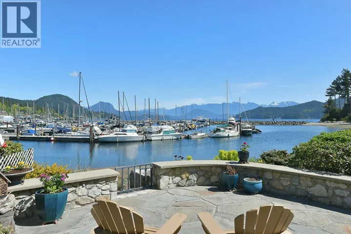 664 BAY ROAD, Gibsons, British Columbia V0N1V8