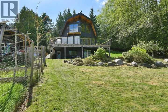 6318 N GALE AVENUE, Sechelt, British Columbia V7Z0P8