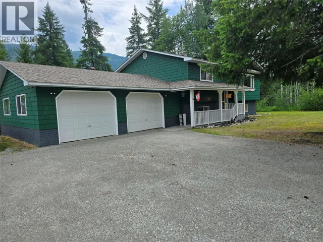 1032 CAROLINE Road, Clearwater, British Columbia V0E1N2