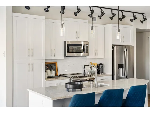 513 11063 RAVINE ROAD ROAD, Surrey, British Columbia V0V0V0