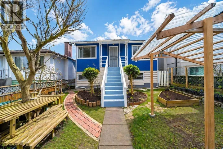 3134 E 1ST AVENUE, Vancouver, British Columbia V5M1B5