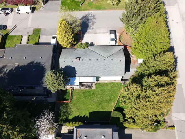 14150 BLACKBURN AVENUE, White Rock, British Columbia V4B2Z7