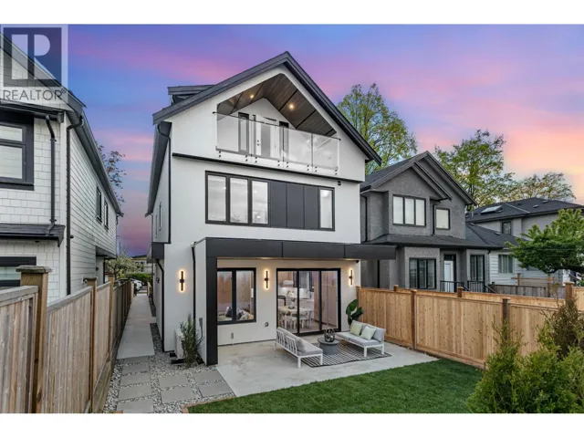 2 165 E 45TH AVENUE, Vancouver, British Columbia V5W1W8