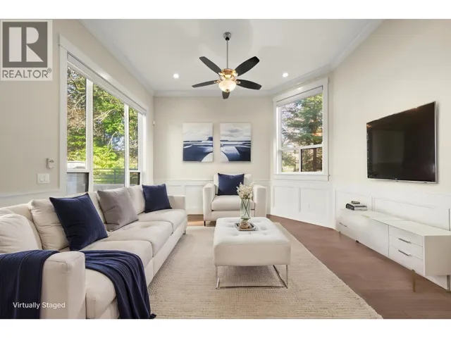 7028 BROADWAY, Burnaby, British Columbia V5A1R8