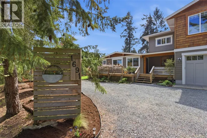 1691 Acacia Rd, Nanoose Bay, British Columbia V9P9C6