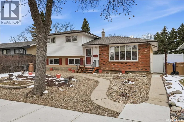 110 MCCARTHY BOULEVARD N, Regina, Saskatchewan S4R6A4