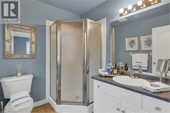 60 CLOVERLEAF Drive Unit# 43, Ancaster, Ontario L9K1S8