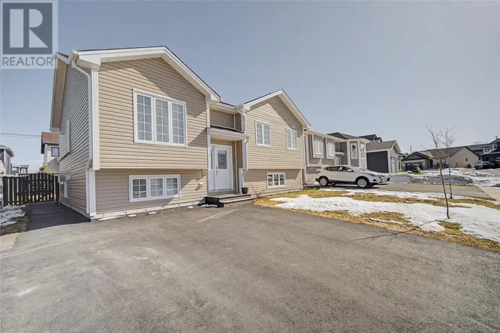28 Ballylee Crescent, St John's, Newfoundland & Labrador A1H0M3