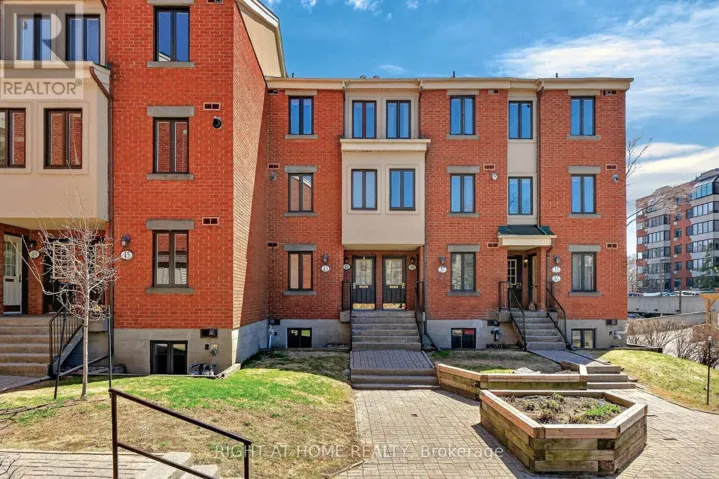 43 CRISPIN PRIVATE, Ottawa, Ontario K1K2T7