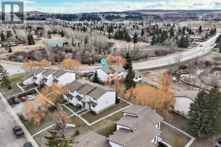 3, 73 Glenbrook Crescent, Cochrane, Alberta T4C1G1
