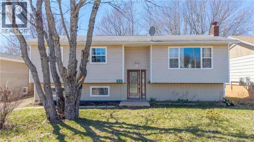 52 Deepwood Street, Moncton, New Brunswick E1A4Z3