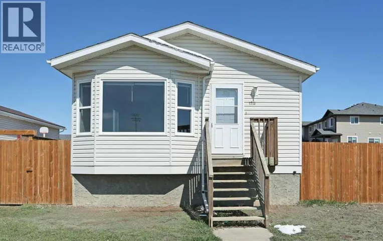 1712 2 Avenue E, Brooks, Alberta T1R1K3