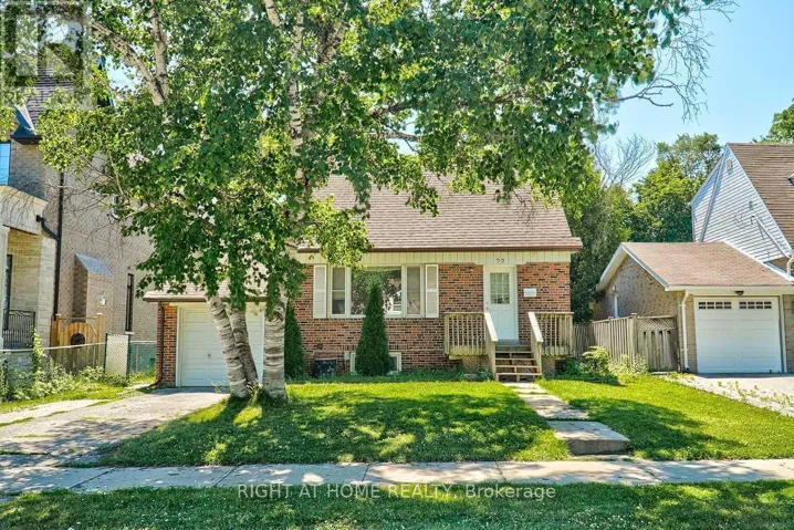 UPPER - 92 LAWRENCE AVENUE, Richmond Hill (Crosby), Ontario L4C1Z3