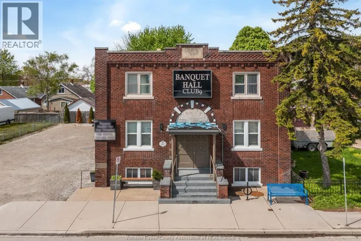 1457 DROUILLARD ROAD, Windsor, Ontario N8Y2R8