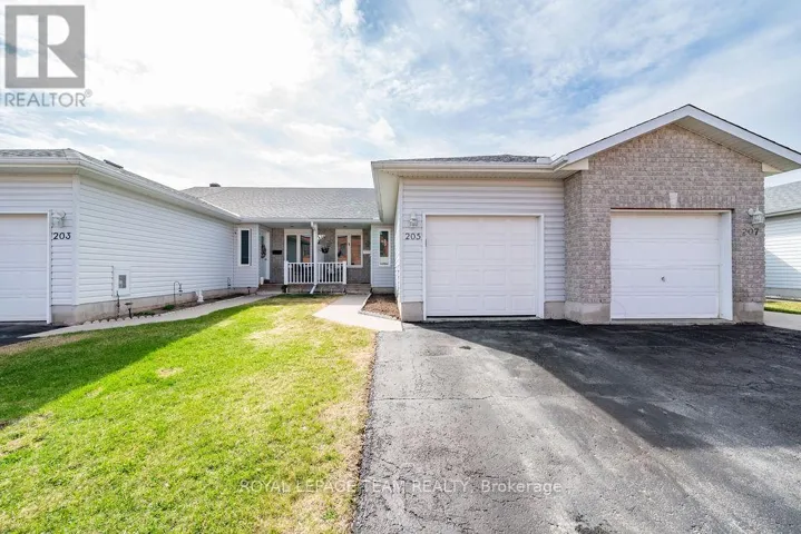 205 RENFREW AVENUE W, Renfrew, Ontario K7V2Y4