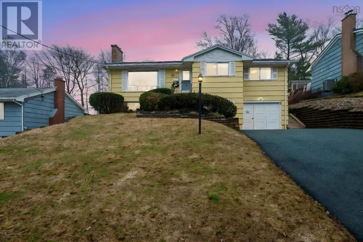 32 Canary Crescent, Halifax, Nova Scotia B3M1R1