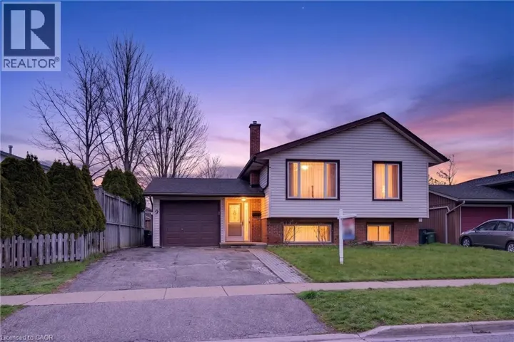 9 SANDERSON Drive, Guelph, Ontario N1H6T7